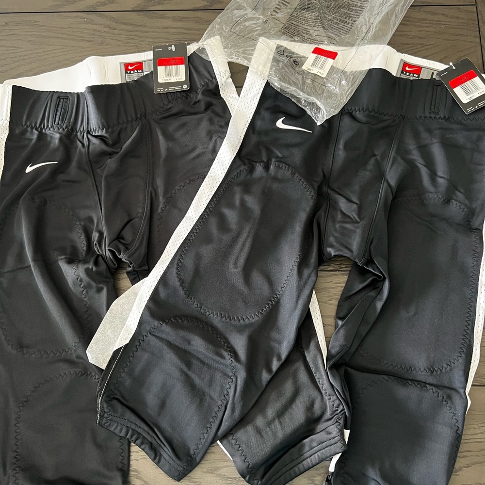Mens L Nike Football bottoms